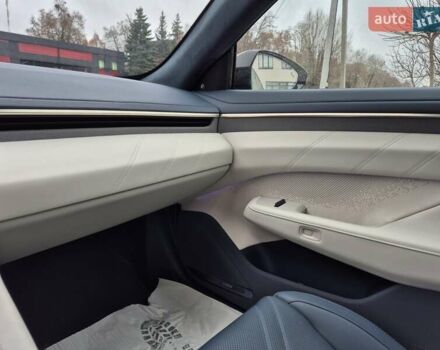 Бежевый Zeekr 001, объемом двигателя 0 л и пробегом 8 тыс. км за 44900 $, фото 12 на Automoto.ua