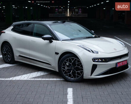 Бежевий Zeekr 001, об'ємом двигуна 0 л та пробігом 15 тис. км за 45900 $, фото 2 на Automoto.ua