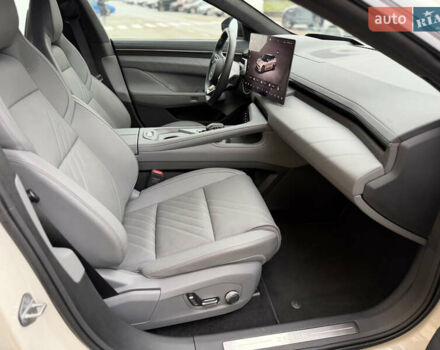 Бежевый Zeekr 001, объемом двигателя 0 л и пробегом 10 тыс. км за 36900 $, фото 1 на Automoto.ua