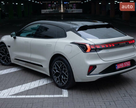 Бежевий Zeekr 001, об'ємом двигуна 0 л та пробігом 15 тис. км за 45900 $, фото 6 на Automoto.ua