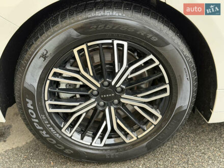 Бежевый Zeekr 001, объемом двигателя 0 л и пробегом 10 тыс. км за 36900 $, фото 1 на Automoto.ua