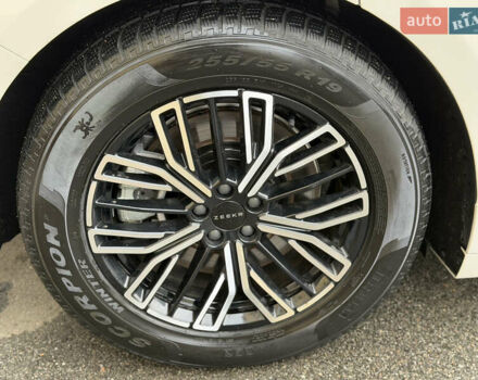 Бежевый Zeekr 001, объемом двигателя 0 л и пробегом 10 тыс. км за 36900 $, фото 1 на Automoto.ua