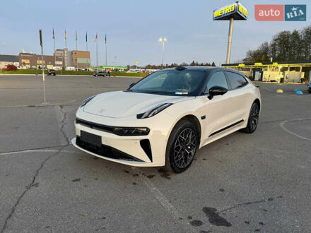 Бежевый Zeekr 001, объемом двигателя 0 л и пробегом 12 тыс. км за 46777 $, фото 1 на Automoto.ua