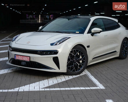 Бежевий Zeekr 001, об'ємом двигуна 0 л та пробігом 8 тис. км за 42900 $, фото 1 на Automoto.ua