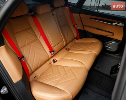 Zeekr 001 2023 у Бару на Automoto.ua Чорний Zeekr 001, об'ємом двигуна 0 л та пробігом 43 тис. км за 33900 $, фото 17 на Automoto.ua