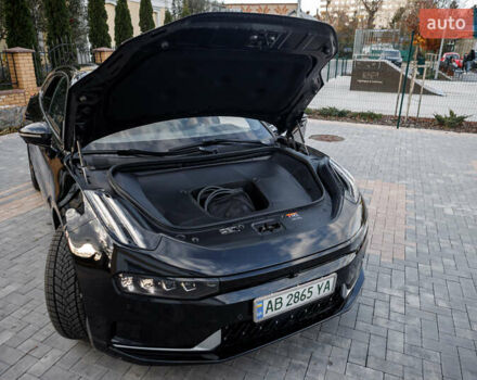 Zeekr 001 2023 у Бару на Automoto.ua Чорний Zeekr 001, об'ємом двигуна 0 л та пробігом 43 тис. км за 33900 $, фото 33 на Automoto.ua