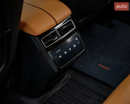 Zeekr 001 2023 у Бару на Automoto.ua Чорний Zeekr 001, об'ємом двигуна 0 л та пробігом 43 тис. км за 33900 $, фото 24 на Automoto.ua