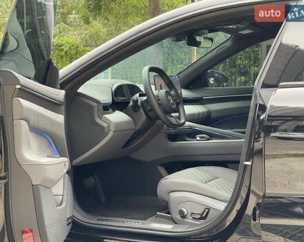 Черный Zeekr 001, объемом двигателя 0 л и пробегом 18 тыс. км за 36500 $, фото 7 на Automoto.ua