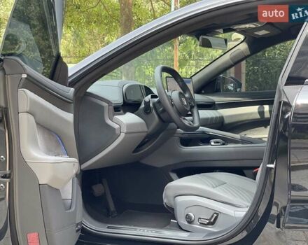 Черный Zeekr 001, объемом двигателя 0 л и пробегом 18 тыс. км за 37800 $, фото 5 на Automoto.ua