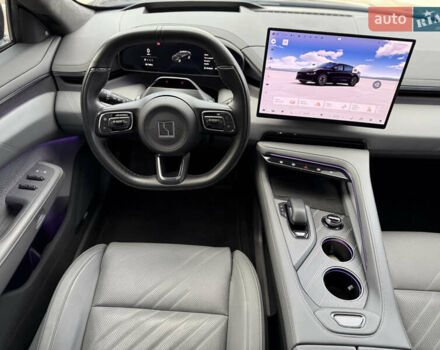 Zeekr 001 2024 у Києві на Automoto.ua Чорний Zeekr 001, об'ємом двигуна 0 л та пробігом 11 тис. км за 39999 $, фото 37 на Automoto.ua