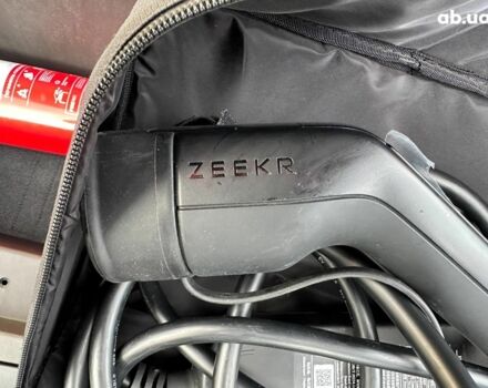 Красный Zeekr 001, объемом двигателя 0 л и пробегом 61 тыс. км за 38980 $, фото 33 на Automoto.ua