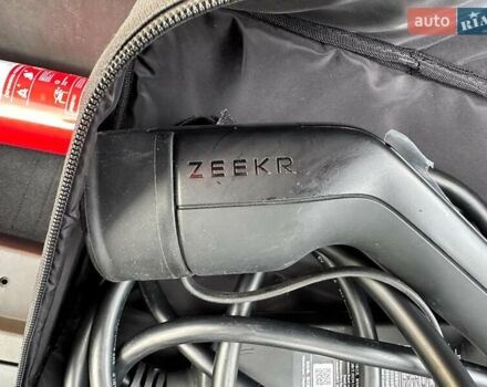 Червоний Zeekr 001, об'ємом двигуна 0 л та пробігом 61 тис. км за 38980 $, фото 32 на Automoto.ua