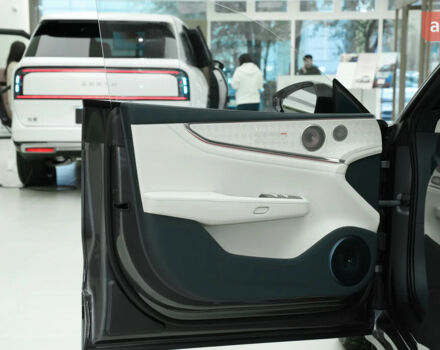 Zeekr 001, об'ємом двигуна 0 л та пробігом 0 тис. км за 56400 $, фото 11 на Automoto.ua