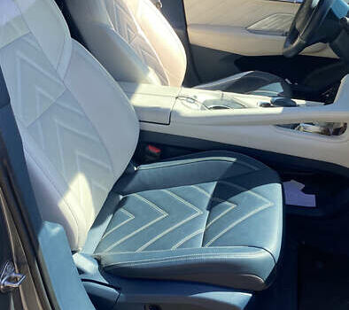 Серый Zeekr 001, объемом двигателя 0 л и пробегом 54 тыс. км за 33333 $, фото 6 на Automoto.ua