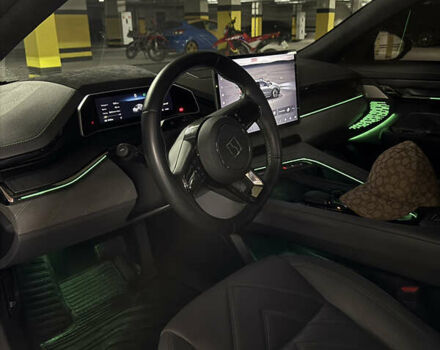 Сірий Zeekr 001, об'ємом двигуна 0 л та пробігом 52 тис. км за 39999 $, фото 10 на Automoto.ua