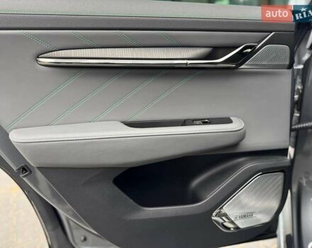 Серый Zeekr 001, объемом двигателя 0 л и пробегом 39 тыс. км за 38500 $, фото 35 на Automoto.ua