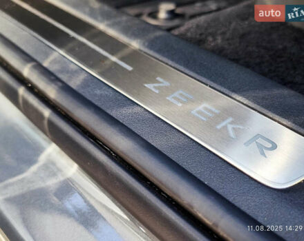 Серый Zeekr 001, объемом двигателя 0 л и пробегом 15 тыс. км за 39000 $, фото 39 на Automoto.ua