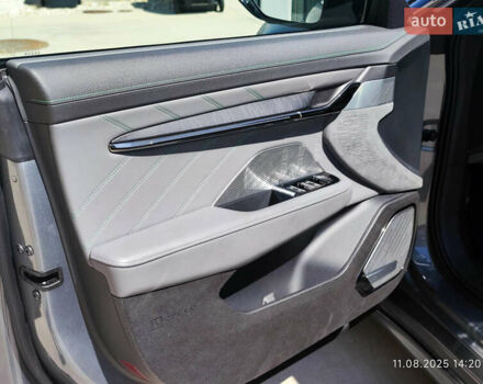 Серый Zeekr 001, объемом двигателя 0 л и пробегом 15 тыс. км за 39000 $, фото 25 на Automoto.ua