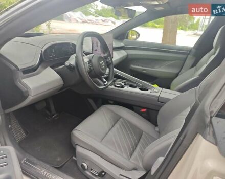Сірий Zeekr 001, об'ємом двигуна 0 л та пробігом 12 тис. км за 42900 $, фото 5 на Automoto.ua