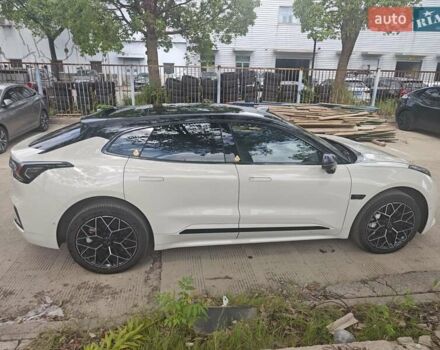 Zeekr 001 2024 в Днепре (Днепропетровске) на Automoto.ua Серый Zeekr 001, объемом двигателя 0 л и пробегом 11 тыс. км за 39900 $, фото 8 на Automoto.ua