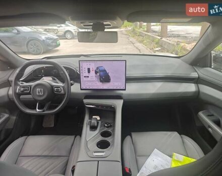 Сірий Zeekr 001, об'ємом двигуна 0 л та пробігом 12 тис. км за 42900 $, фото 10 на Automoto.ua