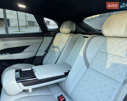 Сірий Zeekr 001, об'ємом двигуна 0 л та пробігом 7 тис. км за 46900 $, фото 20 на Automoto.ua