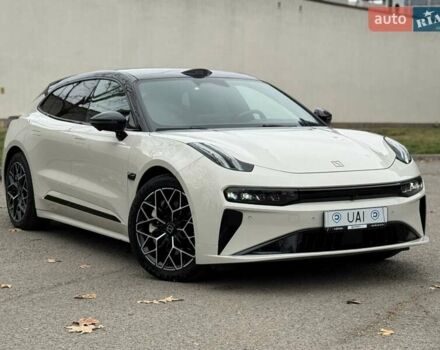 Сірий Zeekr 001, об'ємом двигуна 0 л та пробігом 11 тис. км за 42900 $, фото 1 на Automoto.ua