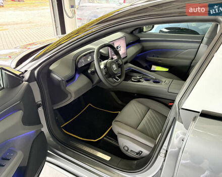 Zeekr 001 2025 в Полтаве на Automoto.ua Серый Zeekr 001, объемом двигателя 0 л и пробегом 1 тыс. км за 45000 $, фото 5 на Automoto.ua