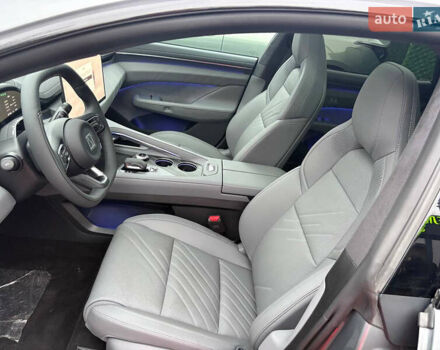 Серый Zeekr 001, объемом двигателя 0 л и пробегом 1 тыс. км за 46500 $, фото 20 на Automoto.ua