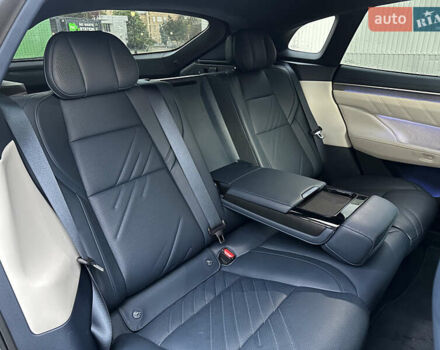 Zeekr 001 2025 в Киеве на Automoto.ua Синий Zeekr 001, объемом двигателя 0 л и пробегом 12 тыс. км за 45450 $, фото 10 на Automoto.ua