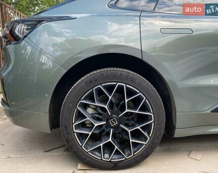 Зеленый Zeekr 001, объемом двигателя 0 л и пробегом 15 тыс. км за 45500 $, фото 12 на Automoto.ua