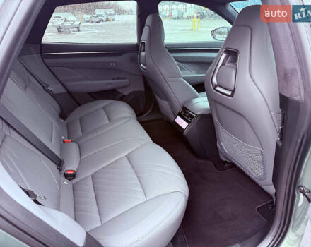 Зеленый Zeekr 001, объемом двигателя 0 л и пробегом 15 тыс. км за 40999 $, фото 7 на Automoto.ua