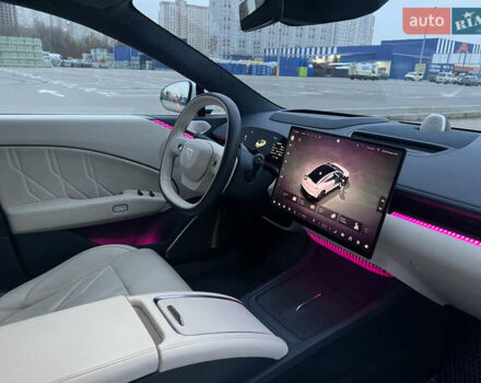 Білий Zeekr 007, об'ємом двигуна 0 л та пробігом 20 тис. км за 38500 $, фото 32 на Automoto.ua