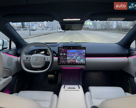 Білий Zeekr 007, об'ємом двигуна 0 л та пробігом 20 тис. км за 38500 $, фото 27 на Automoto.ua