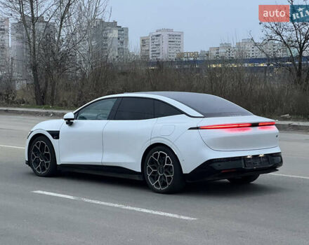 Білий Zeekr 007, об'ємом двигуна 0 л та пробігом 20 тис. км за 38500 $, фото 4 на Automoto.ua