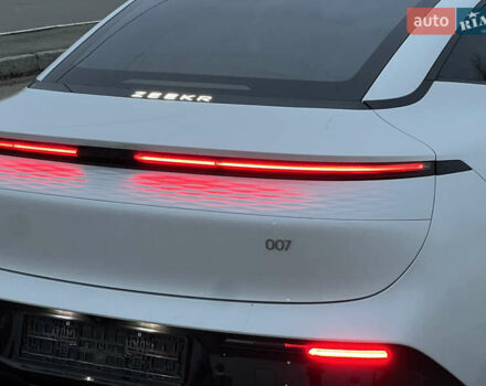 Білий Zeekr 007, об'ємом двигуна 0 л та пробігом 20 тис. км за 38500 $, фото 8 на Automoto.ua