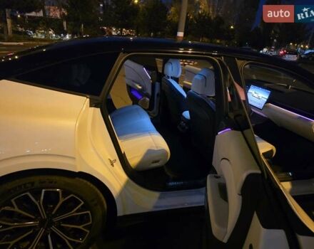 Белый Zeekr 007, объемом двигателя 0 л и пробегом 5 тыс. км за 33997 $, фото 4 на Automoto.ua