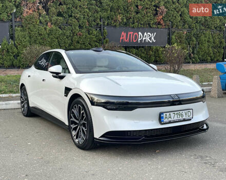 Белый Zeekr 007, объемом двигателя 0 л и пробегом 5 тыс. км за 38300 $, фото 8 на Automoto.ua
