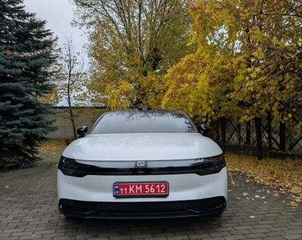 Белый Zeekr 007, объемом двигателя 0 л и пробегом 9 тыс. км за 31500 $, фото 2 на Automoto.ua