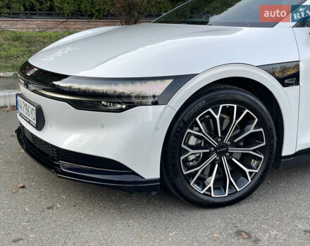 Белый Zeekr 007, объемом двигателя 0 л и пробегом 5 тыс. км за 38300 $, фото 2 на Automoto.ua