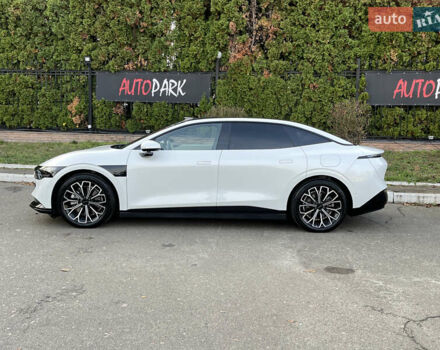 Белый Zeekr 007, объемом двигателя 0 л и пробегом 5 тыс. км за 38300 $, фото 4 на Automoto.ua