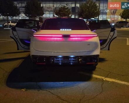 Белый Zeekr 007, объемом двигателя 0 л и пробегом 5 тыс. км за 33997 $, фото 9 на Automoto.ua