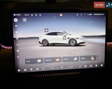 Белый Zeekr 007, объемом двигателя 0 л и пробегом 5 тыс. км за 33997 $, фото 27 на Automoto.ua