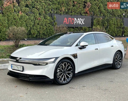 Белый Zeekr 007, объемом двигателя 0 л и пробегом 5 тыс. км за 38300 $, фото 1 на Automoto.ua