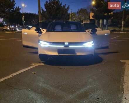 Белый Zeekr 007, объемом двигателя 0 л и пробегом 5 тыс. км за 33997 $, фото 1 на Automoto.ua