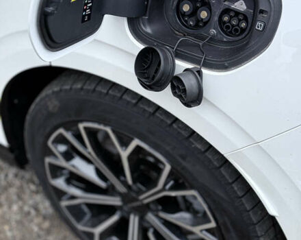 Білий Zeekr 007, об'ємом двигуна 0 л та пробігом 7 тис. км за 33800 $, фото 8 на Automoto.ua