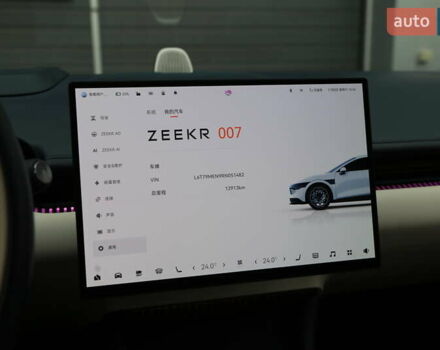 Черный Zeekr 007, объемом двигателя 0 л и пробегом 12 тыс. км за 33900 $, фото 24 на Automoto.ua