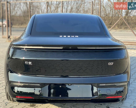 Черный Zeekr 007, объемом двигателя 0 л и пробегом 1 тыс. км за 32000 $, фото 2 на Automoto.ua
