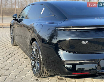 Черный Zeekr 007, объемом двигателя 0 л и пробегом 1 тыс. км за 32000 $, фото 9 на Automoto.ua