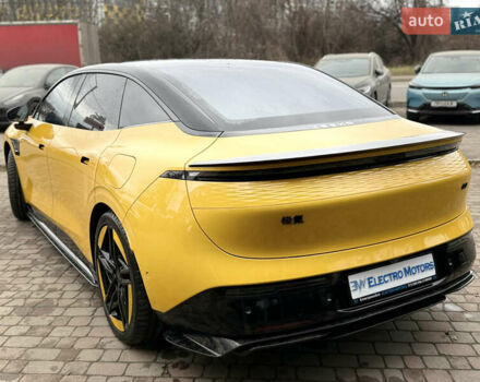 Жовтий Zeekr 007, об'ємом двигуна 0 л та пробігом 11 тис. км за 35000 $, фото 10 на Automoto.ua